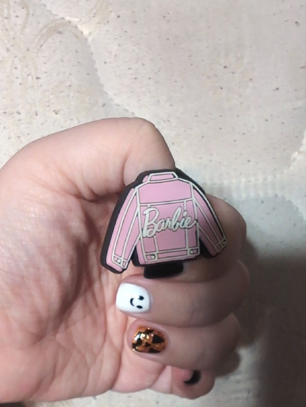 CROCS Barbie Pink Charm Set - Jacket, Car & Logo - Picture 5 of 5
